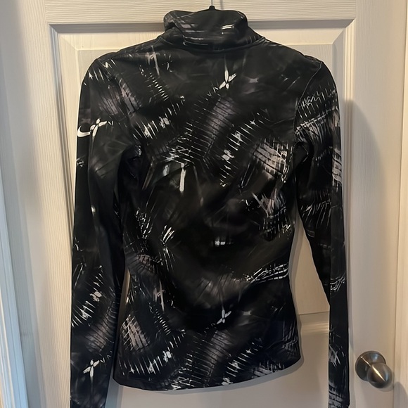 2 for $40🩷 Nike long sleeve - Picture 3 of 3